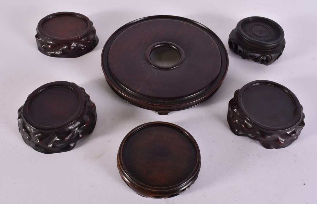ASSORTED CHINESE STANDS. Largest 13 cm wide. (5) (1 of 3)