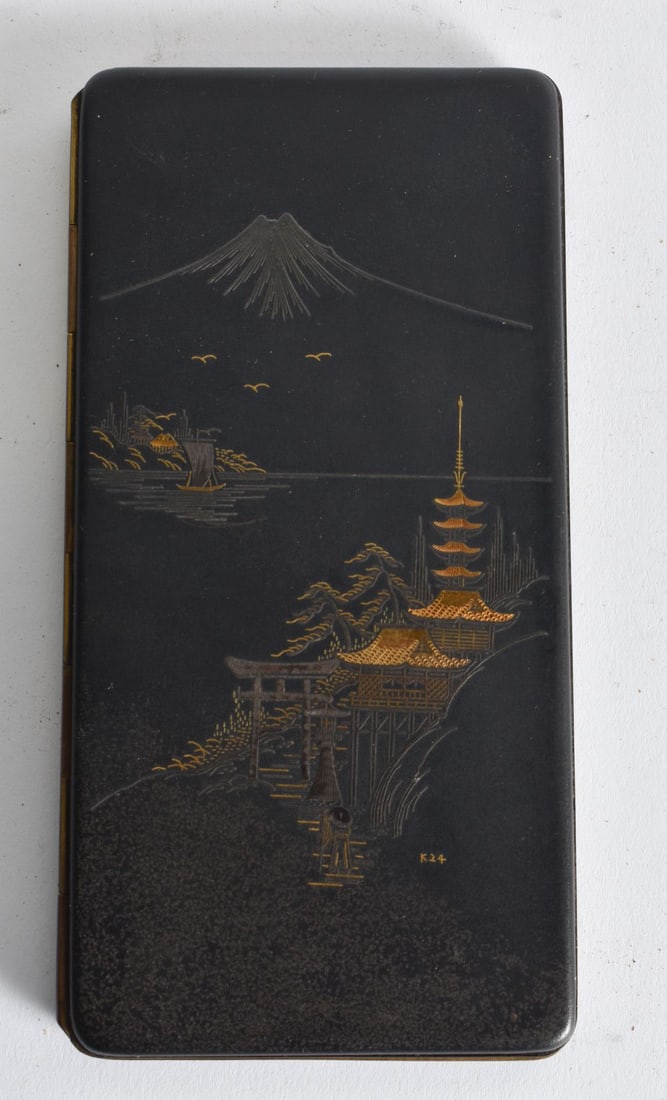 A JAPANESE TAISHO PERIOD CASE. 16 cm x 8 cm.: A JAPANESE TAISHO PERIOD CASE. 16 cm x 8 cm.