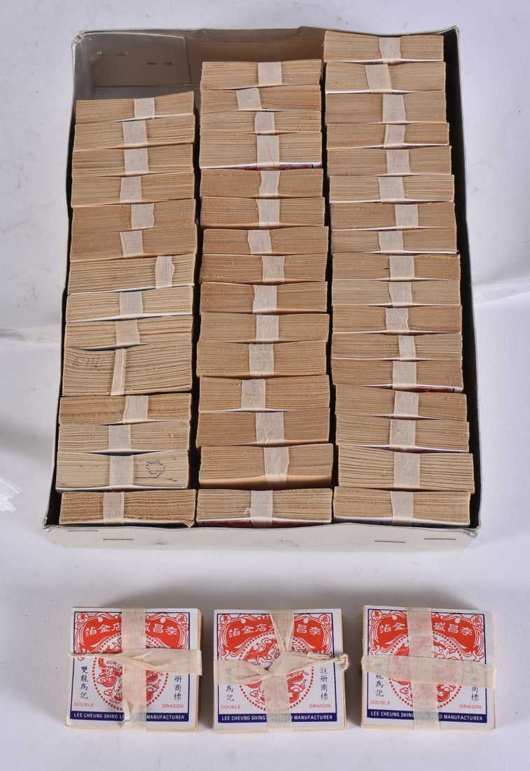 A BOX OF GOLD LEAF. (qty) (1 of 1)