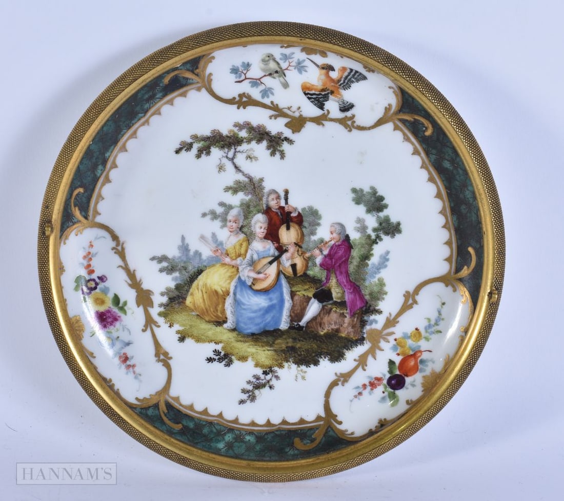 A 19TH CENTURY GERMAN PORCELAIN DISH possibly Meissen. 17 cm wide. (1 of 2)