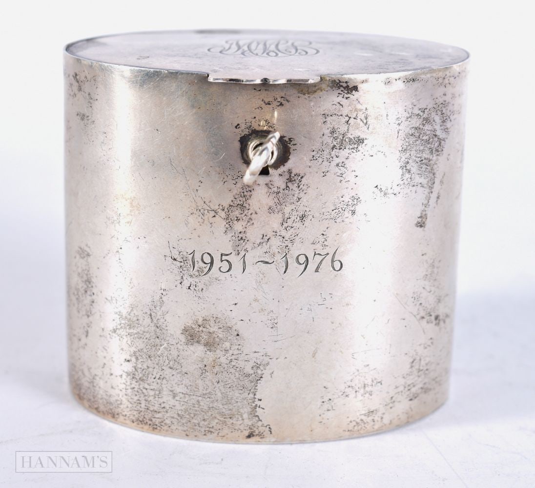 A TIFFANY & CO SILVER TEA CADDY. 372 grams. 9.5 cm x 8.5 cm.: A TIFFANY & CO SILVER TEA CADDY. 372 grams. 9.5 cm x 8.5 cm.