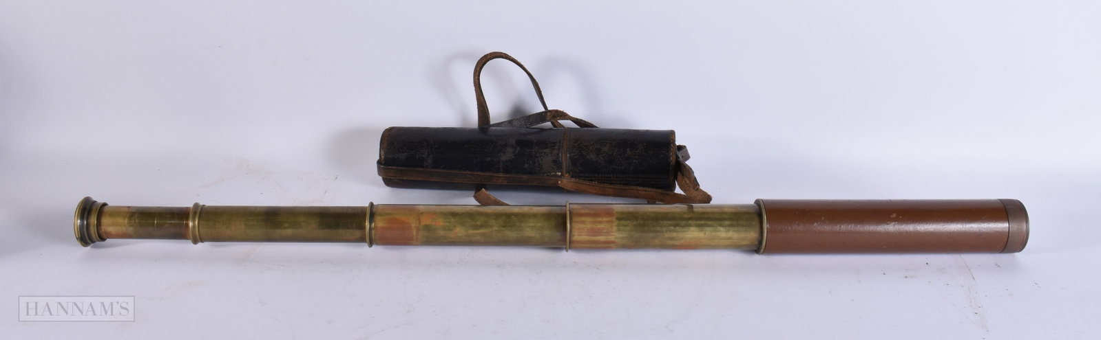 AN ANTIQUE TELESCOPE. 80 cm long extended. (1 of 2)