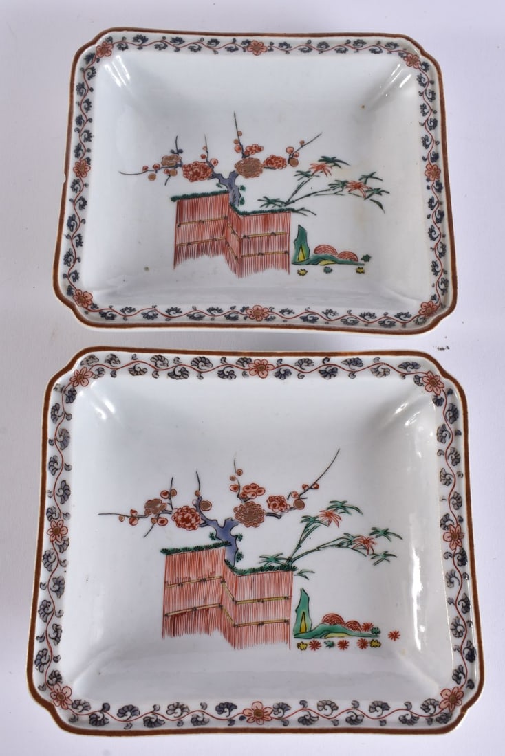 A PAIR OF 19TH CENTURY JAPANESE KAKIEMON DISHES. 14 cm x 12 cm. (1 of 6)