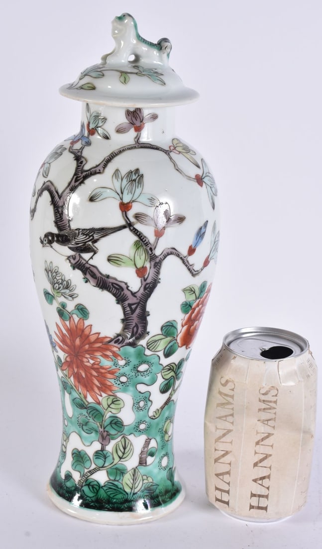A LATE 19TH CENTURY CHINESE FAMILLE VERTE PORCELAIN VASE AND COVER Late Qing. 31 cm high. (1 of 6)