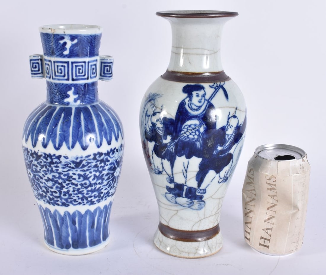 A 19TH CENTURY CHINESE BLUE AND WHITE PORCELAIN ARROW VASE Late Qing, together with a crackle glazed (1 of 7)