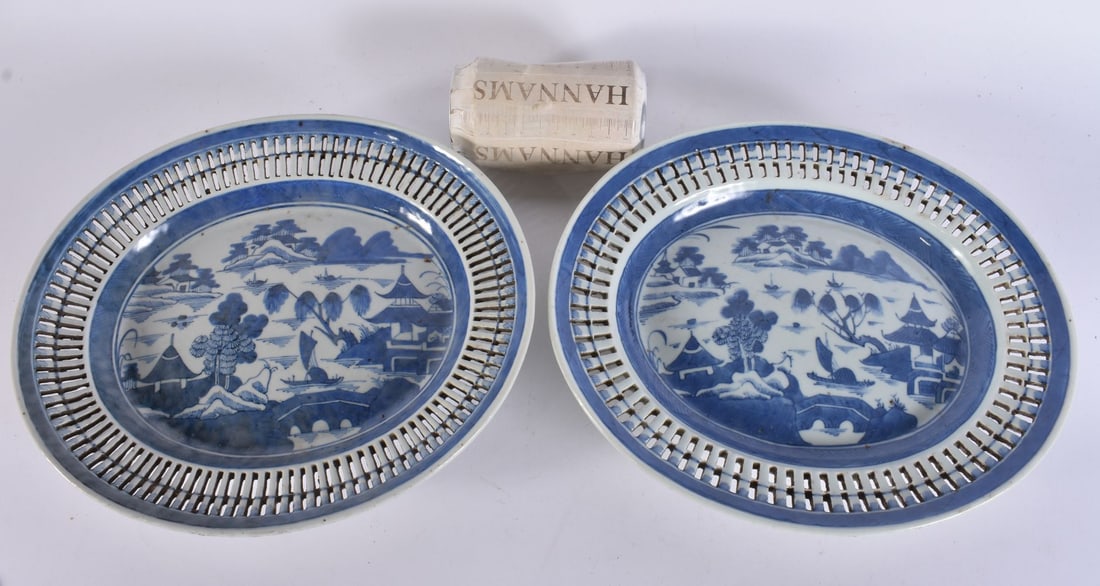 A PAIR OF 19TH CENTURY CHINESE BLUE AND WHITE RETICULATED DISHES Jiaqing. 27 cm x 23 cm. (1 of 5)
