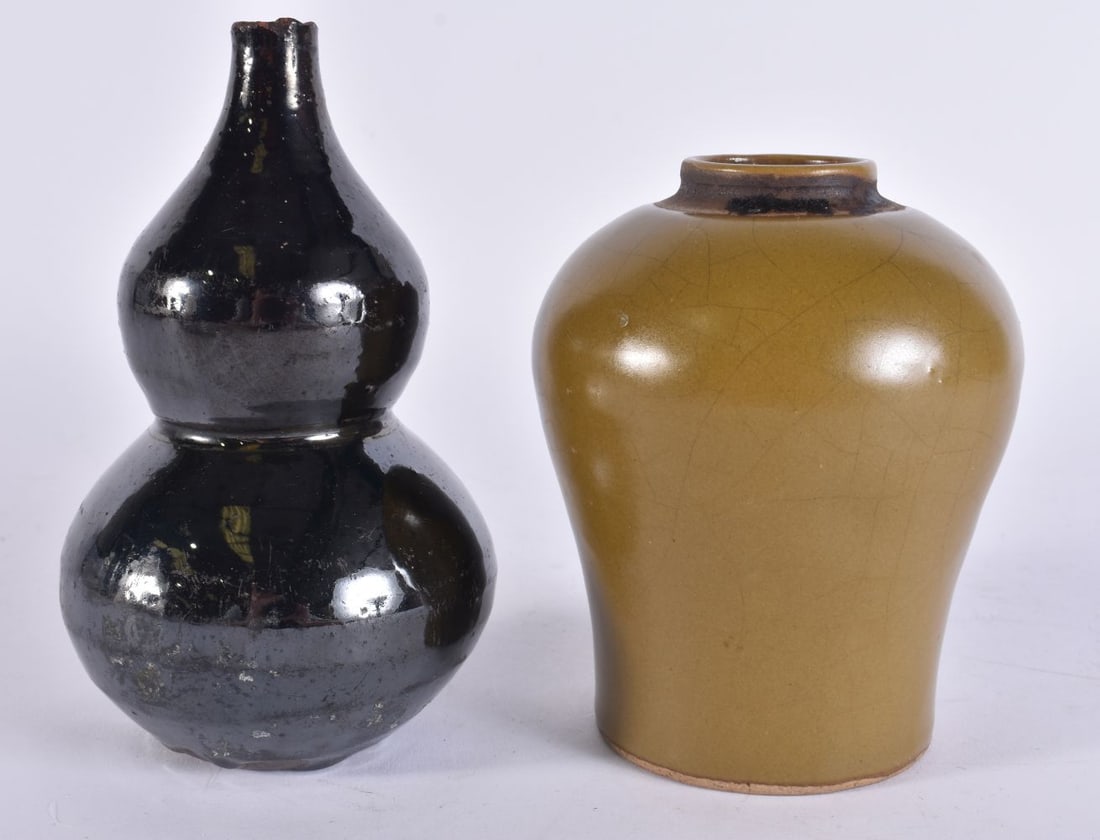AN UNUSUAL CHINESE TEA DUST GLAZED POTTERY JAR together with a double gourd vase. Largest 16.5 cm hi (1 of 5)