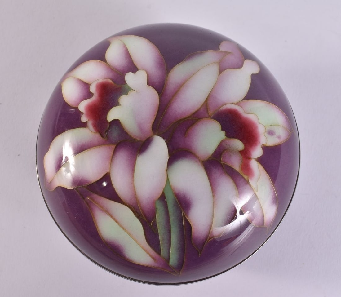 A JAPANESE ANDO CLOISONNE ENAMEL BOX AND COVER. 10 cm wide. (1 of 5)
