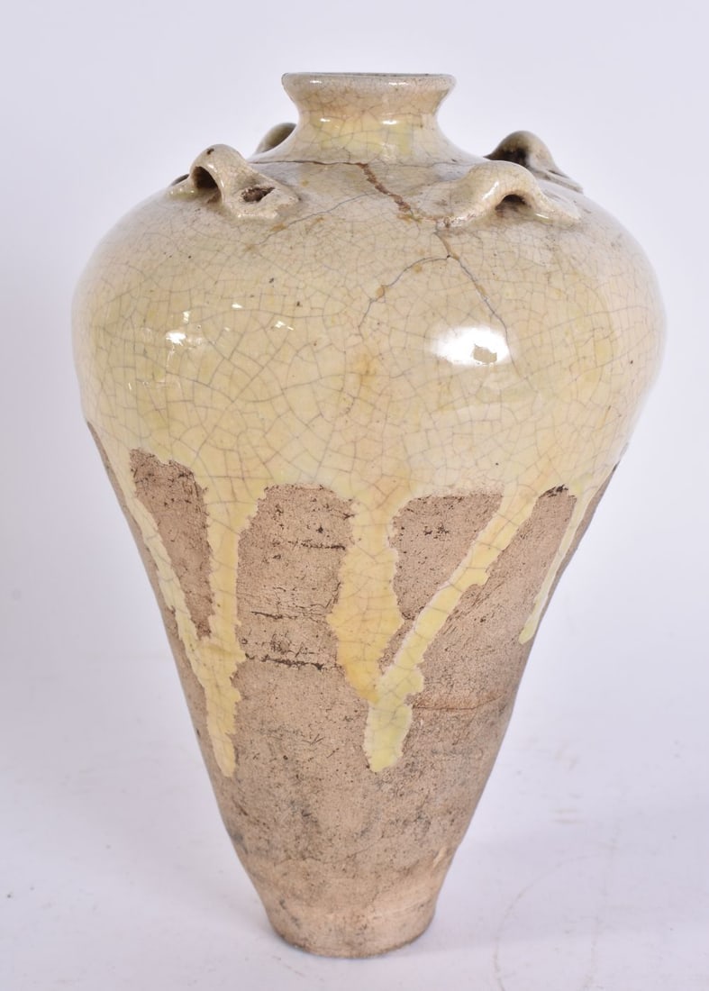 AN UNUSUAL CHINESE QING DYNASTY GE TYPE OVERLAID POTTERY AMPHORA. 21 cm high. (1 of 4)