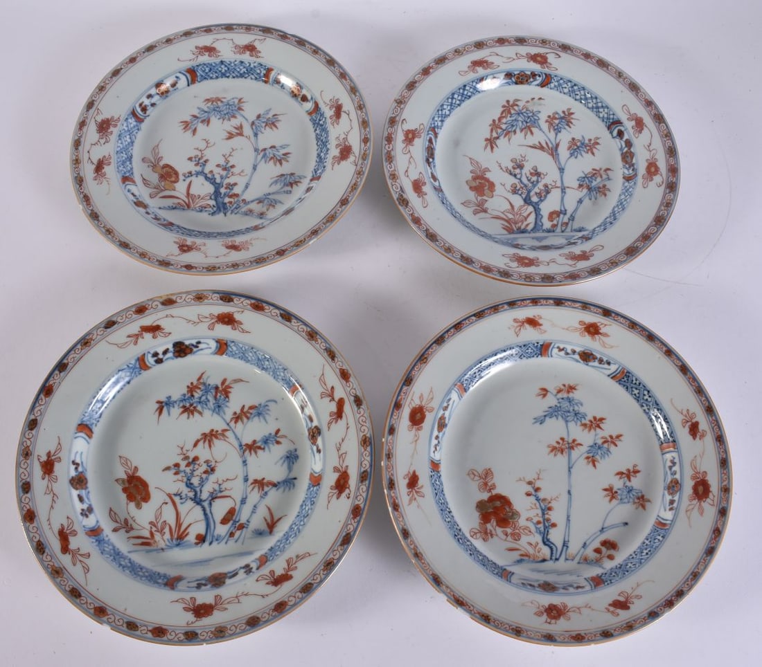 FOUR 18TH CENTURY CHINESE BLUE AND WHITE IMARI PORCELAIN PLATES Qianlong. 22 cm diameter. (4) (1 of 5)