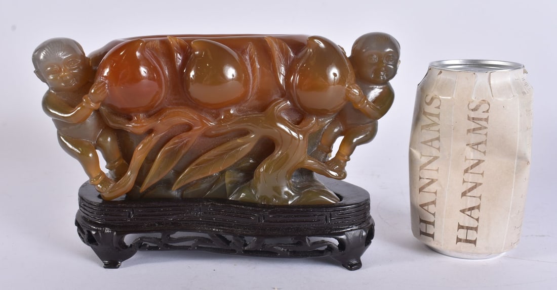 A CHINESE REPUBLICAN PERIOD CARVED AGATE BOY VASE. Agate 21 cm x 10 cm.: A CHINESE REPUBLICAN PERIOD CARVED AGATE BOY VASE. Agate 21 cm x 10 cm.