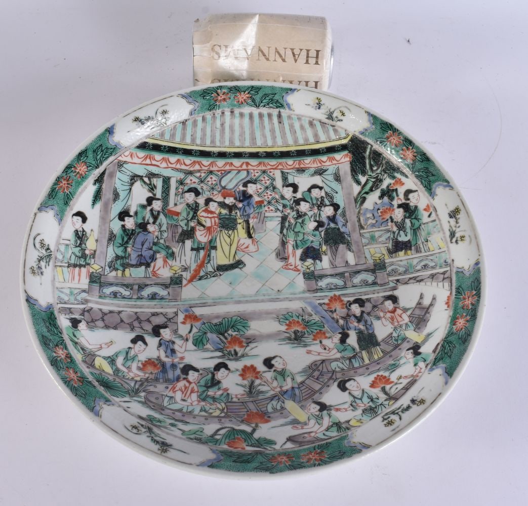 A CHINESE FAMILLE VERTE PORCELAIN DISH painted with figures in interiors. 28 cm wide. (1 of 7)