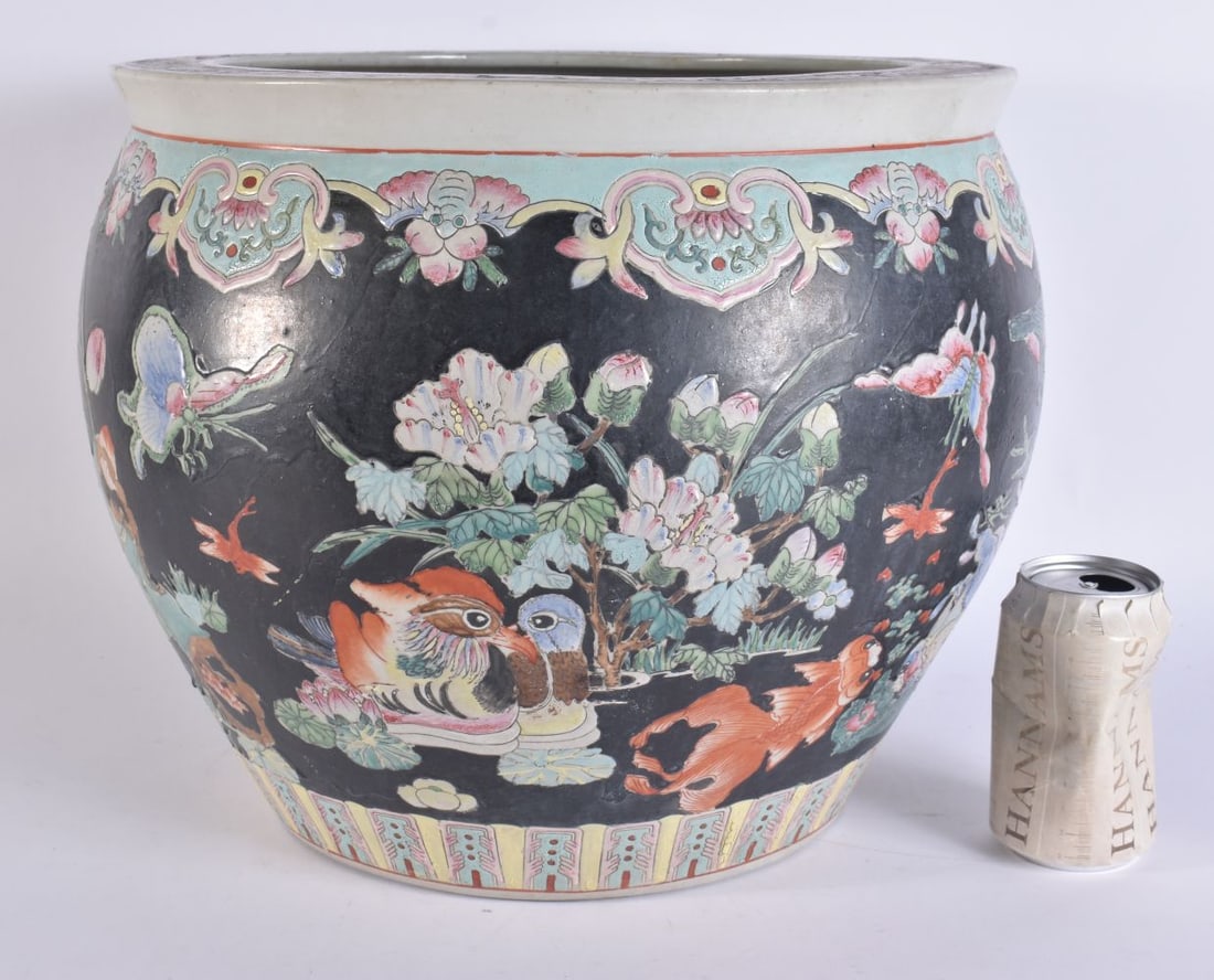 A LARGE CHINESE FAMILLE NOIRE JARDINIERE. 33 cm x 33 cm. (1 of 6)