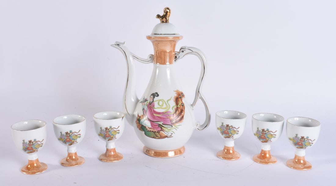 A CHINESE PORCELAIN TEASET. Largest 23 cm high. (7): A CHINESE PORCELAIN TEASET. Largest 23 cm high. (7)