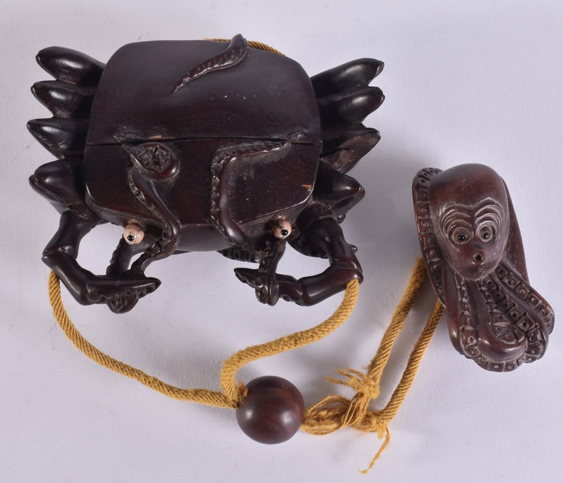 A JAPANESE WOOD CRAB INRO. 8 cm x 6 cm. (1 of 4)