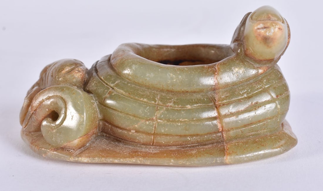 A CHINESE JADE BRUSH WASHER. 8 cm x 5.5 cm. (1 of 5)
