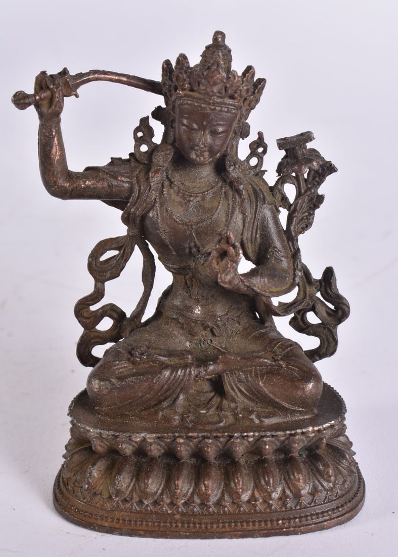 A CHINESE BRONZE BUDDHA. 9.5 cm x 5.5 cm. (1 of 4)
