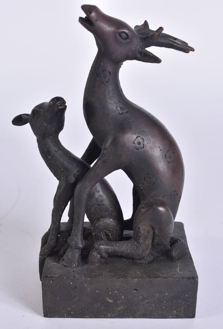 A CHINESE BRONZE DOUBLE DEER SEAL. 12 cm x 5.5 cm. (1 of 5)