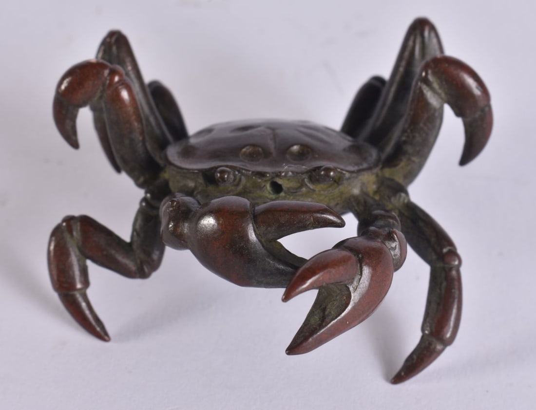 A JAPANESE BRONZE CRAB. 5.5 cm wide. (1 of 4)