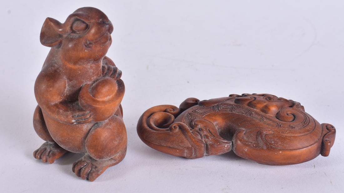 TWO JAPANESE WOOD CARVINGS. 6 cm wide. (2) (1 of 6)