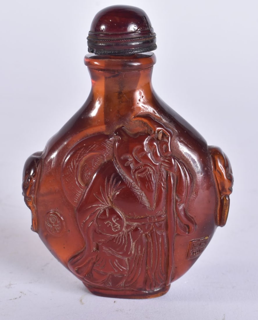A CHINESE SNUFF BOTTLE. 8 cm x 5 cm. (1 of 5)
