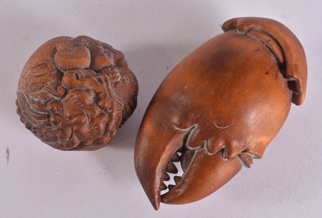 TWO JAPANESE WOOD CARVINGS. 6 cm wide. (2) (1 of 3)