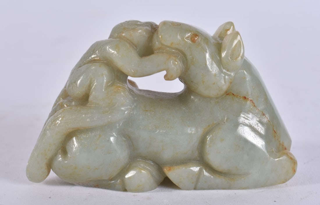 A CHINESE JADE FIGURE OF A DEER. 6.5 cm wide. (1 of 4)