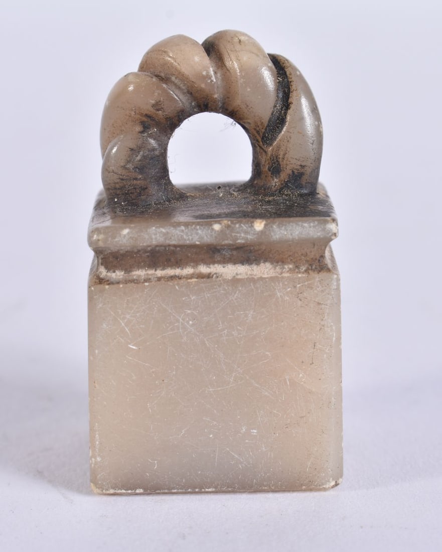 A CHINESE CARVED SOAPSTONE SEAL. 4 cm high. (1 of 4)