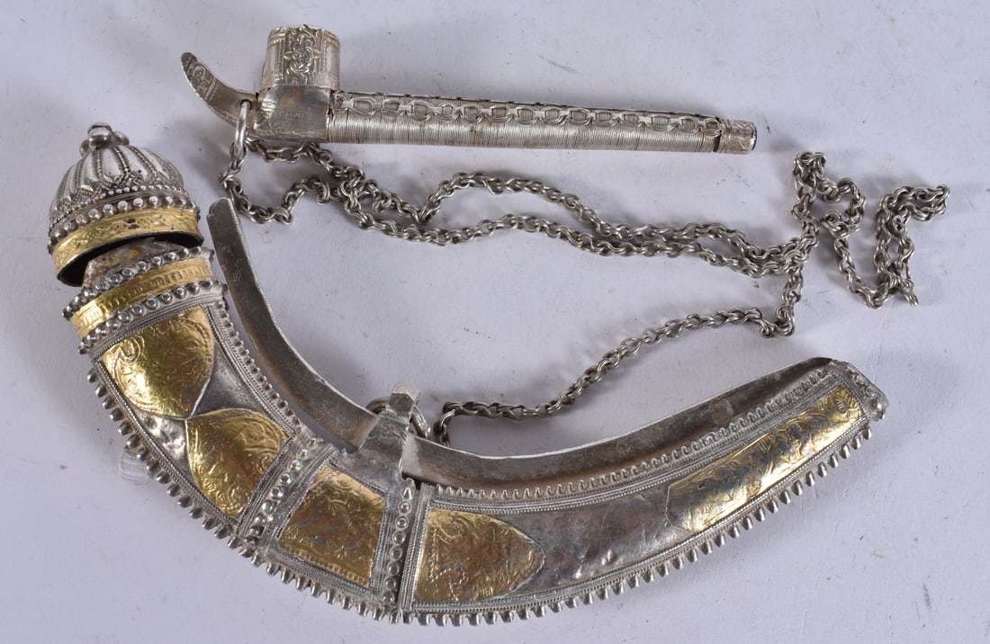 Antique Silver Persian Shot Flask 19th Century w/ Attachable Smoking Pipe. 221 grams. 18 cm wide. (1 of 3)