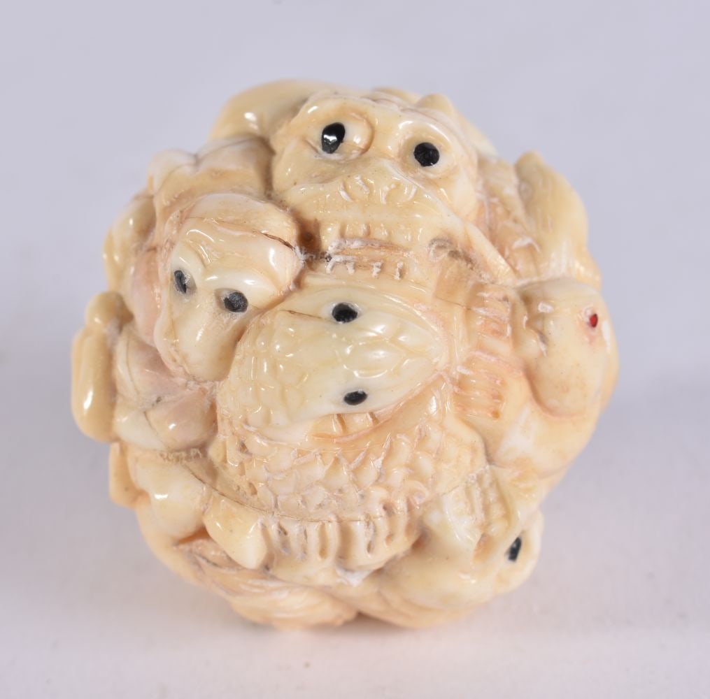 A JAPANESE BONE BALL. 4 cm wide. (1 of 4)
