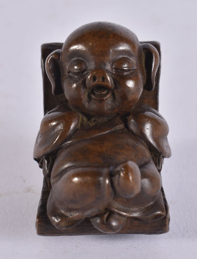 A JAPANESE BRONZE PIG. 4 cm wide. (1 of 3)