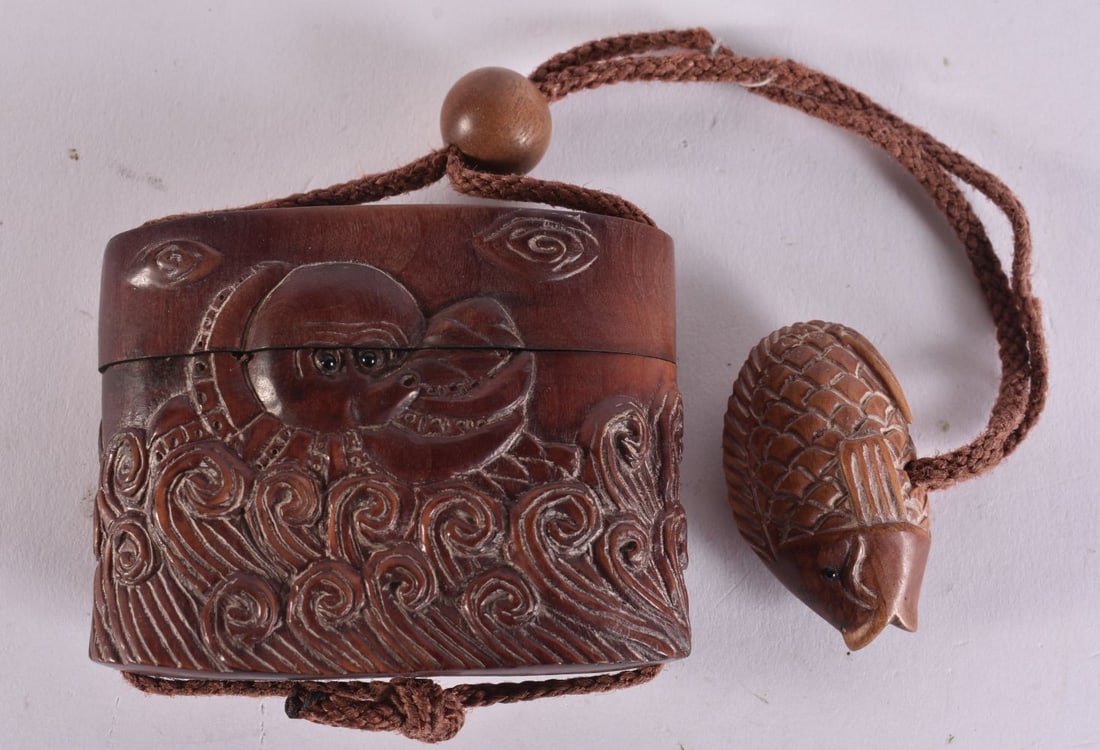 A JAPANESE WOOD INRO. 8 cm x 5.5 cm. (1 of 3)