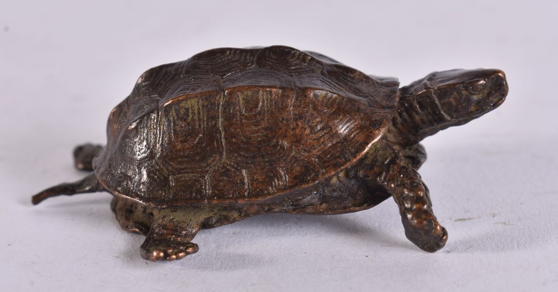 A JAPANESE BRONZE TORTOISE. 4.5 cm wide. (1 of 3)