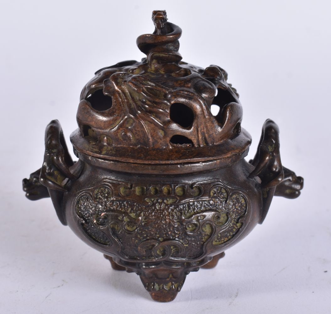 A CHINESE BRONZE CENSER. 8 cm wide. (1 of 5)