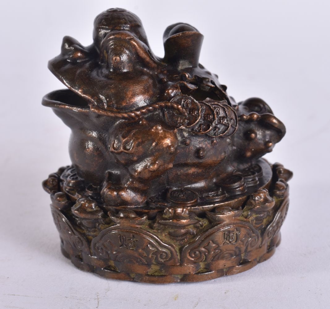 A CHINESE BRONZE CENSER. 8 cm wide. (1 of 5)