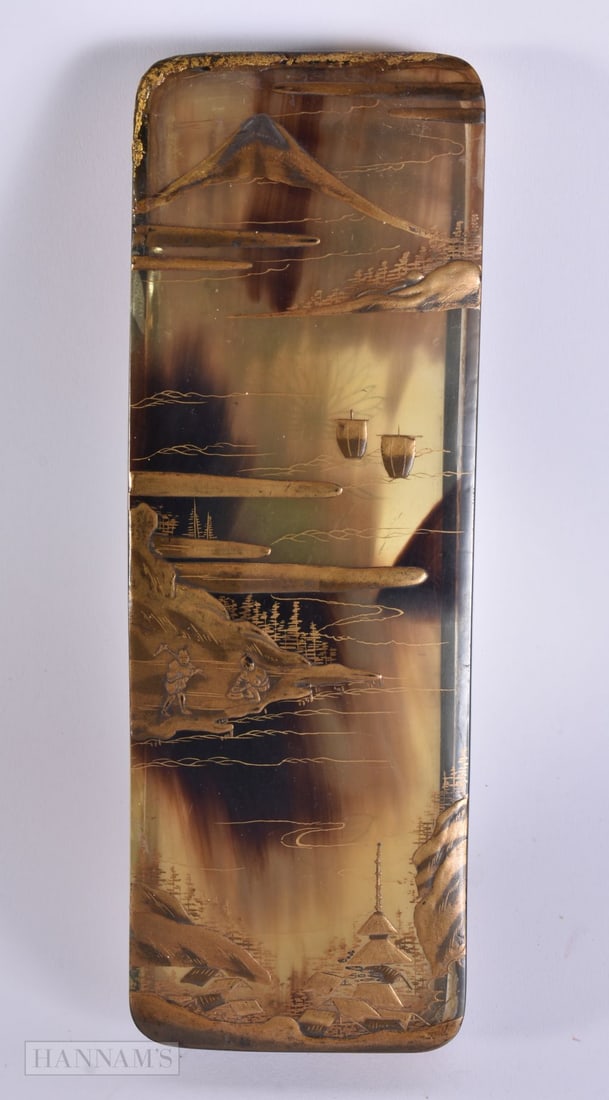 A LATE 19TH CENTURY JAPANESE MEIJI PERIOD LACQUERED HORN BOX AND COVER decorated with landscapes. 22 (1 of 8)