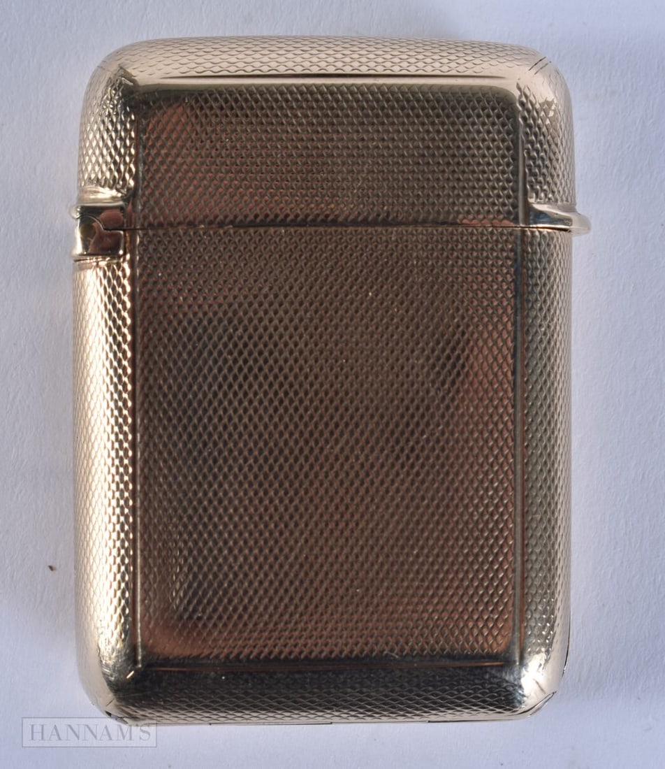 A FINE 9CT GOLD ENGINE TURNED VESTA CASE. 44.7 grams. 5 cm x 3.75 cm. (1 of 5)
