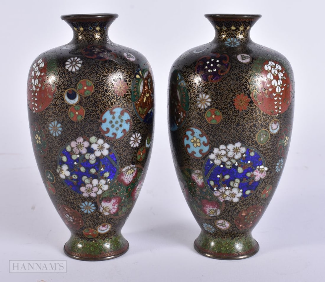 A PAIR OF LATE 19TH CENTURY JAPANESE MEIJI PERIOD CLOISONNE ENAMEL VASES. 13.5 cm high. (1 of 5)
