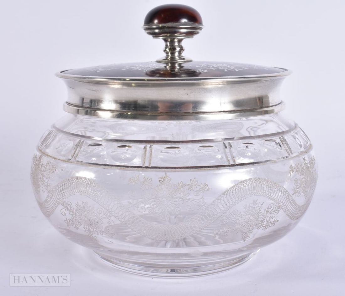 A LATE 19TH/20TH CENTURY ENGLISH SILVER AND TORTOISESHELL DRESSING TABLE GLASS BOWL AND COVER. Lid 8: A LATE 19TH/20TH CENTURY ENGLISH SILVER AND TORTOISESHELL DRESSING TABLE GLASS BOWL AND COVER. Lid 86 grams. 14 cm wide.