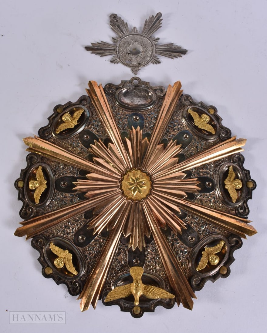 AN UNUSUAL 18TH CENTURY EUROPEAN SILVER AND YELLOW METAL RELIGIOUS PLAQUE formed with cherubs and a (1 of 6)