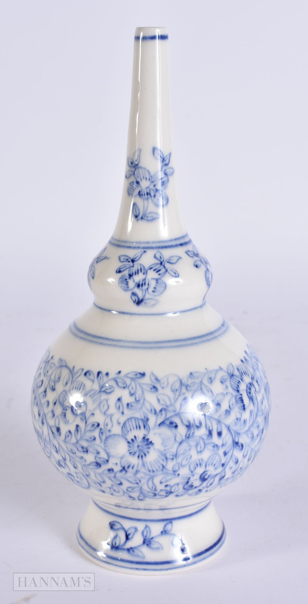 A CHINESE OTTOMAN MARKET BLUE AND WHITE PORCELAIN ROSE WATER SPRINKLER. 17.5 cm high. (1 of 5)