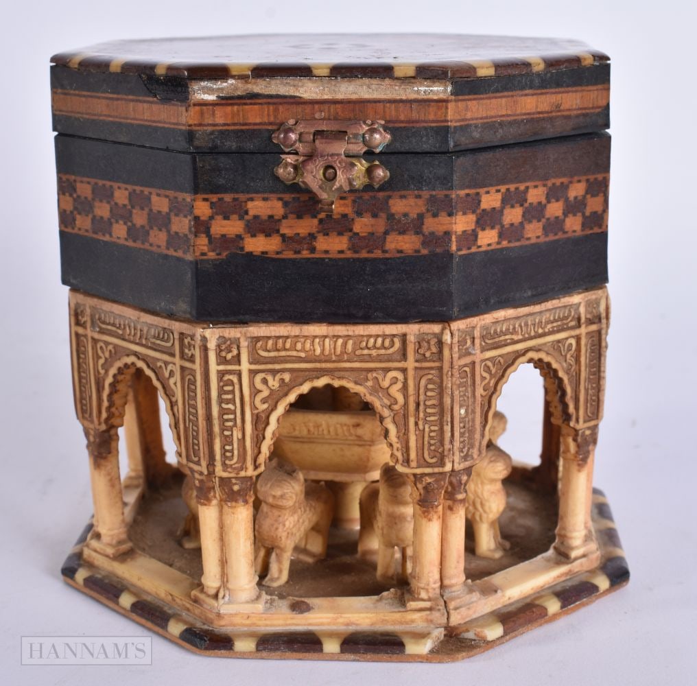 AN UNUSUAL OTTOMAN BONE AND SHELL WOOD BOX. 12 cm x 10 cm.: AN UNUSUAL OTTOMAN BONE AND SHELL WOOD BOX. 12 cm x 10 cm.