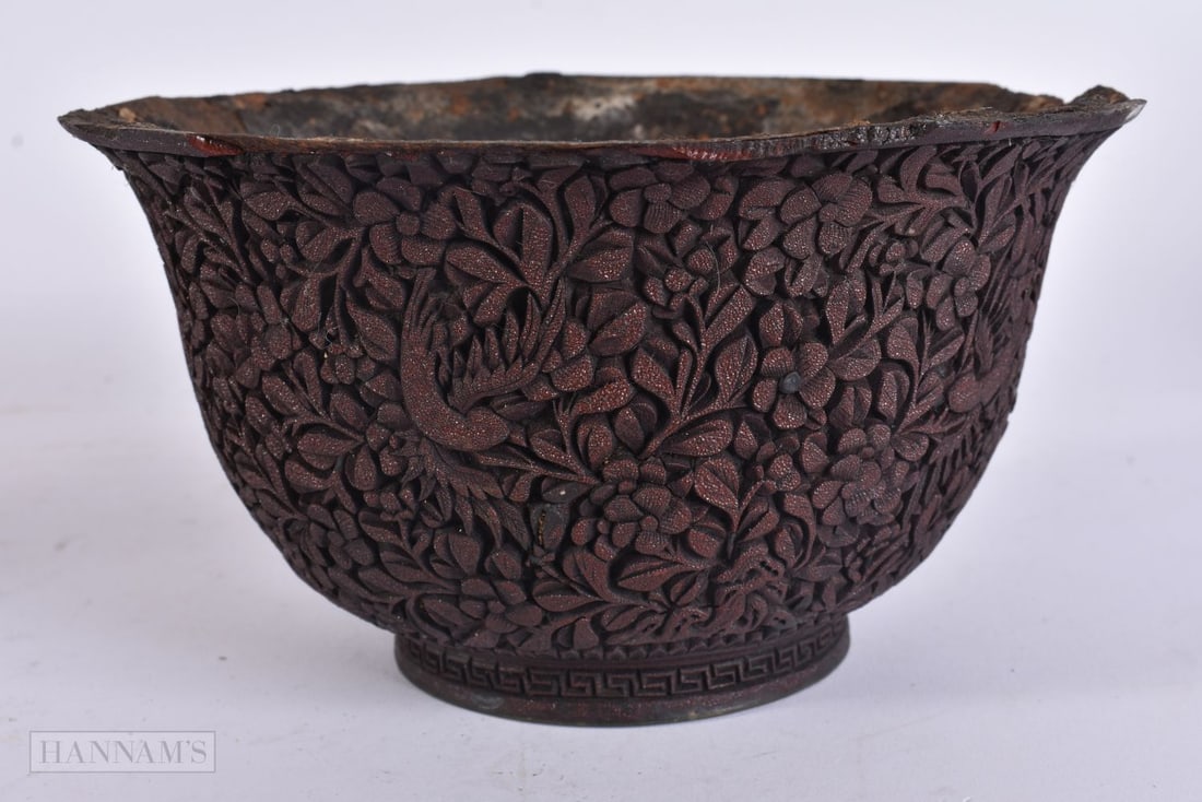 AN 18TH CENTURY CHINESE CINNABAR LACQUER BOWL Qianlong mark and period. 18 cm wide. (1 of 5)