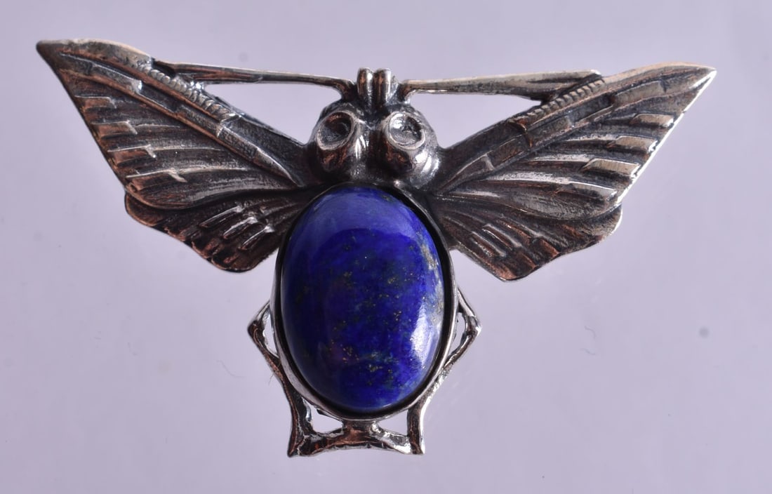 A Silver and Hardstone Scarab Brooch. Stamped Sterling. 2.6cm x 4.3cm, weight 7.1g (1 of 2)