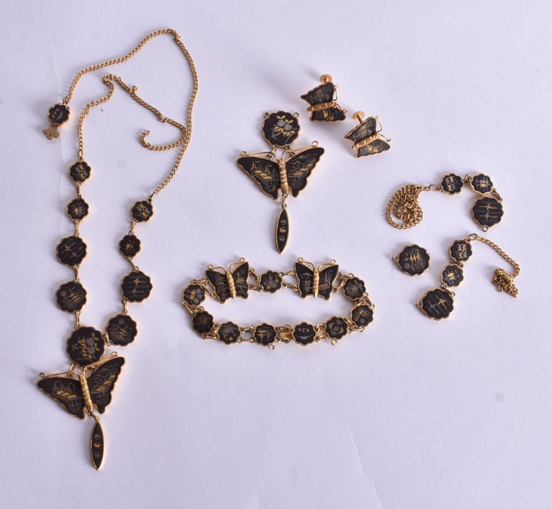 A Collection of Komi Jewellery incl Bracelet, Pair of Earrings and 2 Necklaces (1 broken) (qty) (1 of 4)