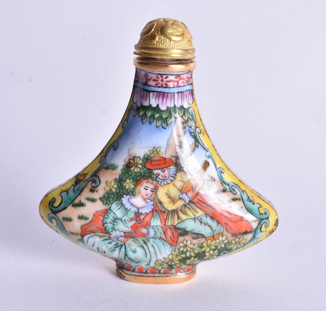 A Canton Enamel Snuff Bottle. 6.1cm x 5.6cm x 2cm, weight 46.5g (1 of 4)