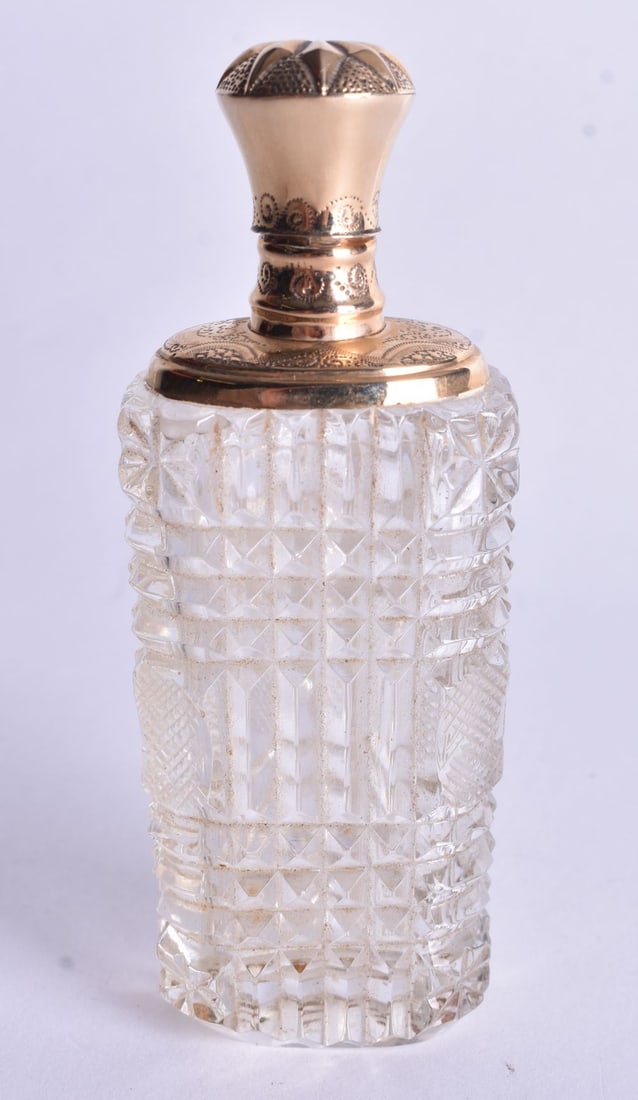 A Glass Scent Bottle with Continental 18 Carat Gold Top. Dutch / French Marks. 8.9cm x 3.4cm x 2.3 (1 of 4)