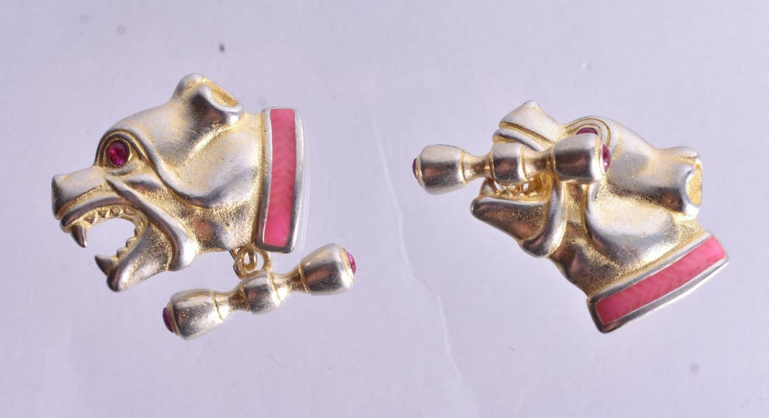 A Pair of Continental Silver Gilt and Enamel Dog Head Cufflinks. Stamped 84. 1.9cm x 2.4cm, weight (1 of 2)