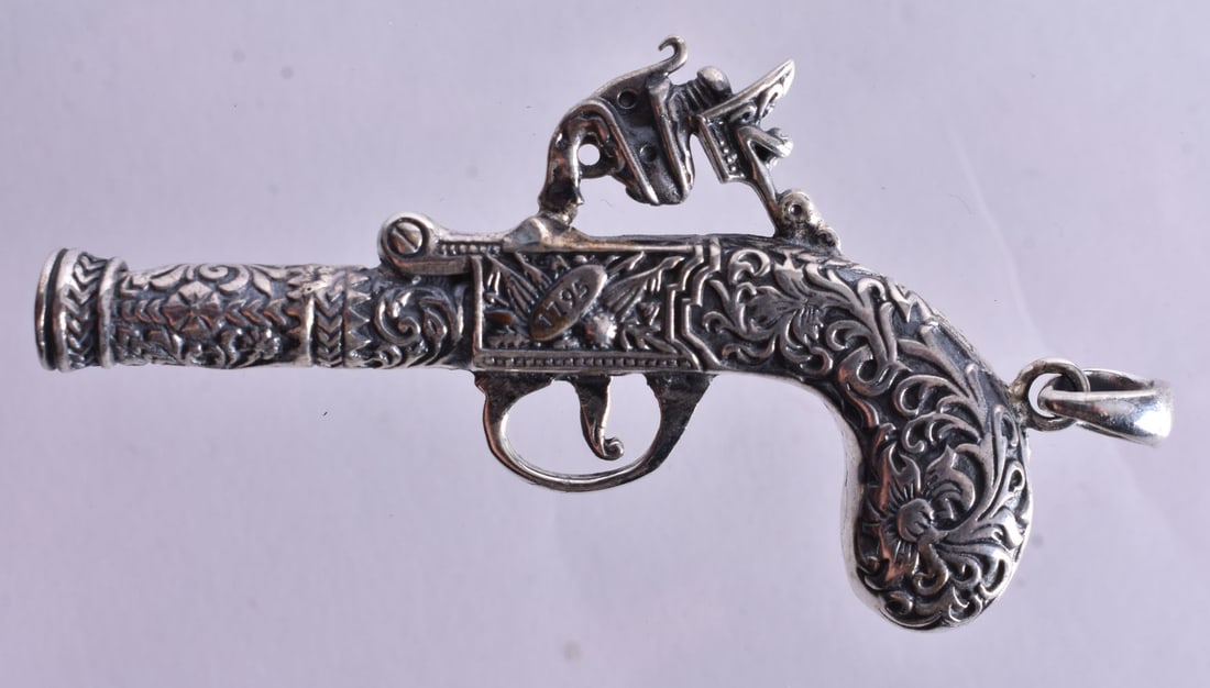A Novelty Pendant. 7.1cm x 3.6cm, weight 21.6g (1 of 3)
