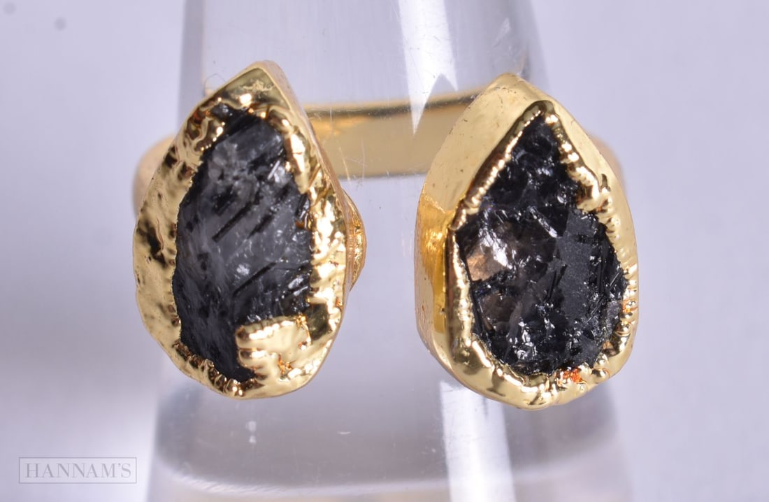 A Zefa Hulak Ring, Size O, weight 4.3g: A Zefa Hulak Ring, Size O, weight 4.3g